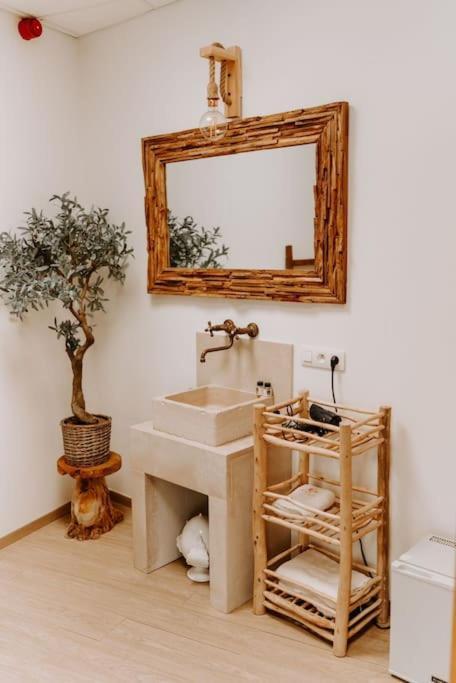 Suite De Charme Avec Jacuzzi Et Cabine Infrarouge Tubize Luaran gambar